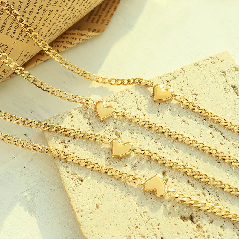 Amora | Heart-Shaped Necklace